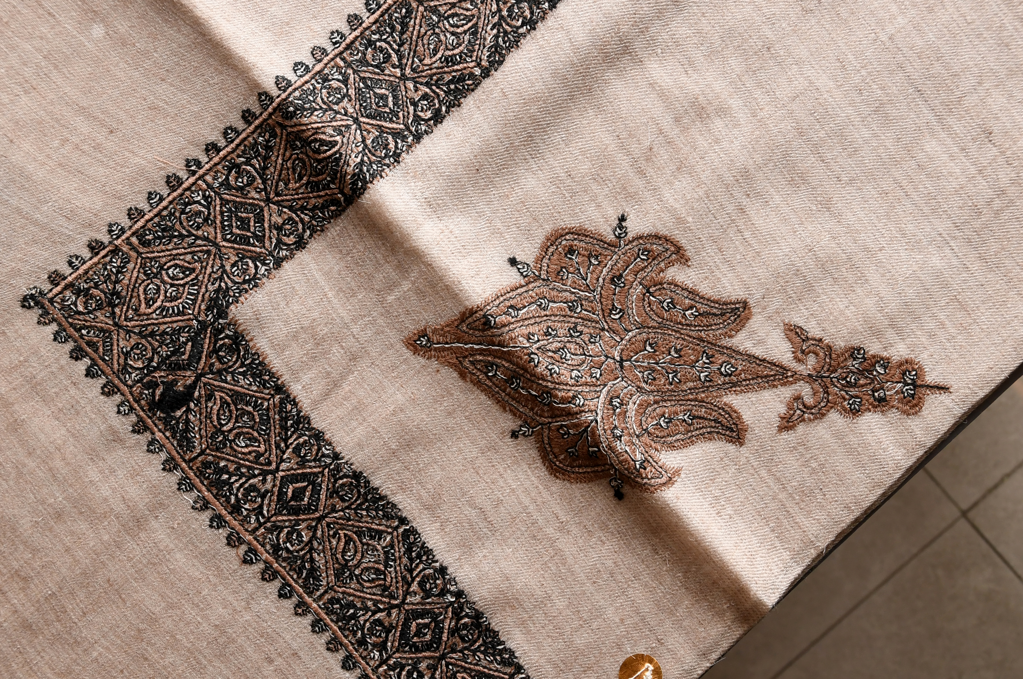 Artisan Border Shemagh 2